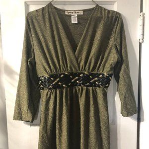 Womens Green Top. Cydney Max. Small